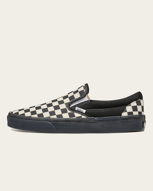 Classic Slip-On Checkerboard Shoe in Checkerboard White / Black | Vans outlet