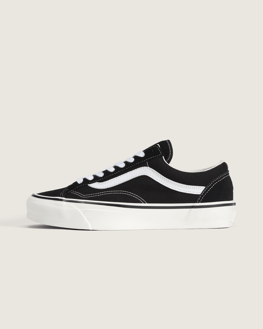 Premium Old Skool Shoe in Black / Marshmallow White | Vans sale