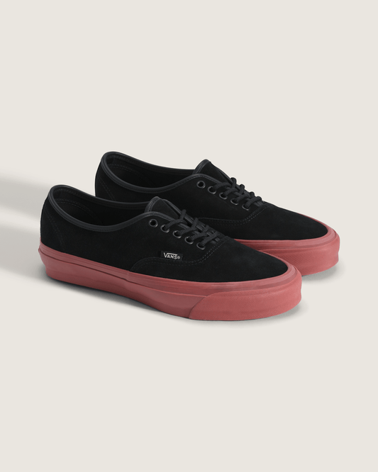 OTW Authentic 44 Siped Vibram in Black / Ochre Red | Vans outlet
