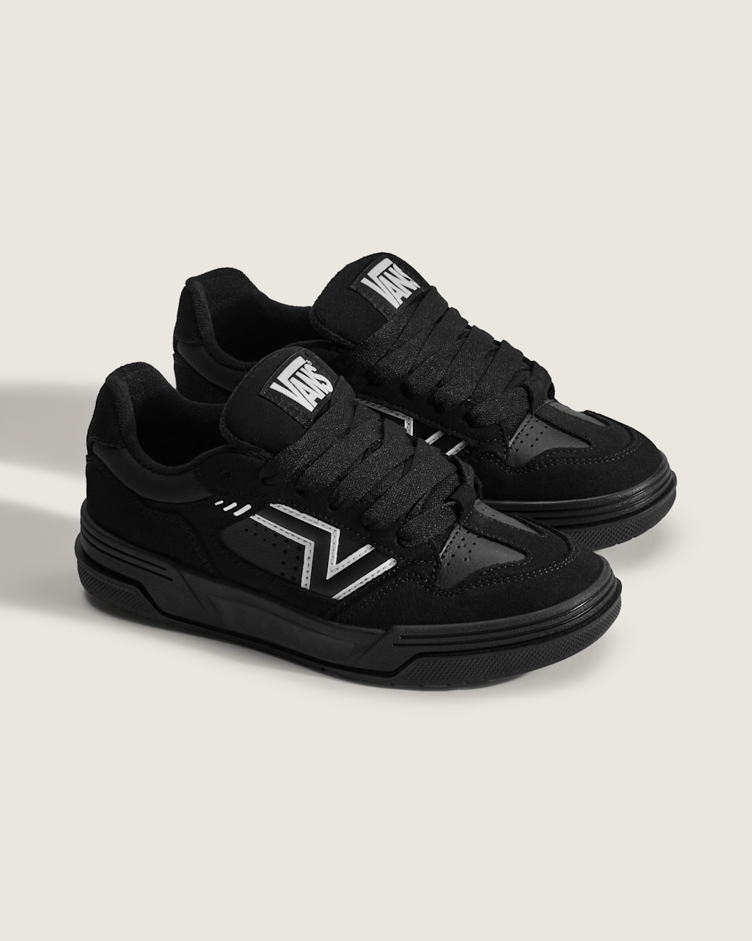 Upland Shoe in Black / White | Vans discount
