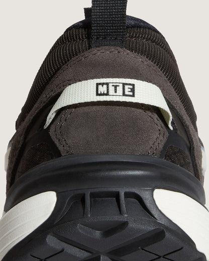 Crosspath XC Shoe in Washed Black | Vans online