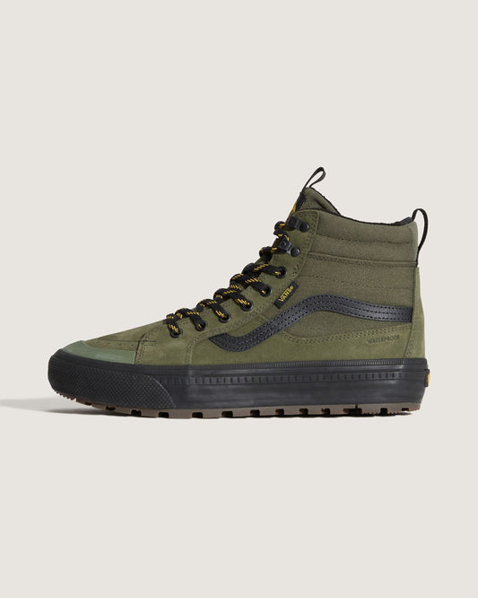 Sk8-Hi Waterproof Insulated Shoe in Green / Black | Vans on sale