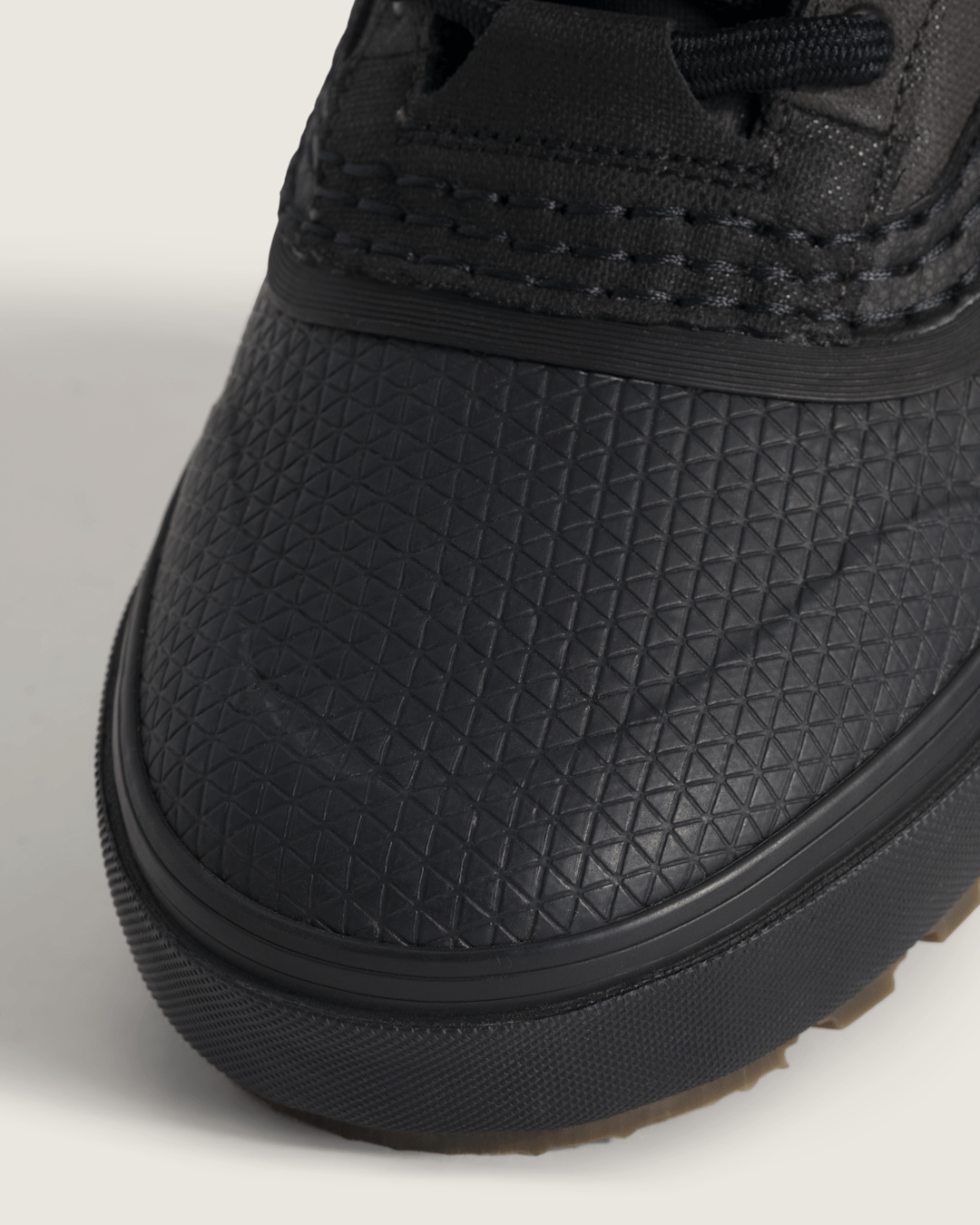 Standard Zip Waterproof Boot in Faded Black | Vans online