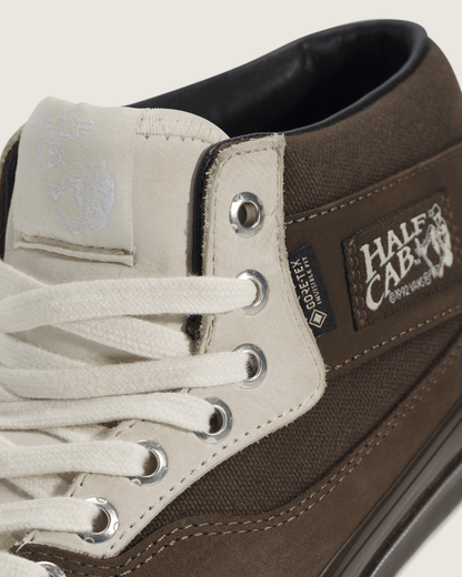 Premium Half Cab 33 GORE-TEX Shoe in Coal Brown | Vans online