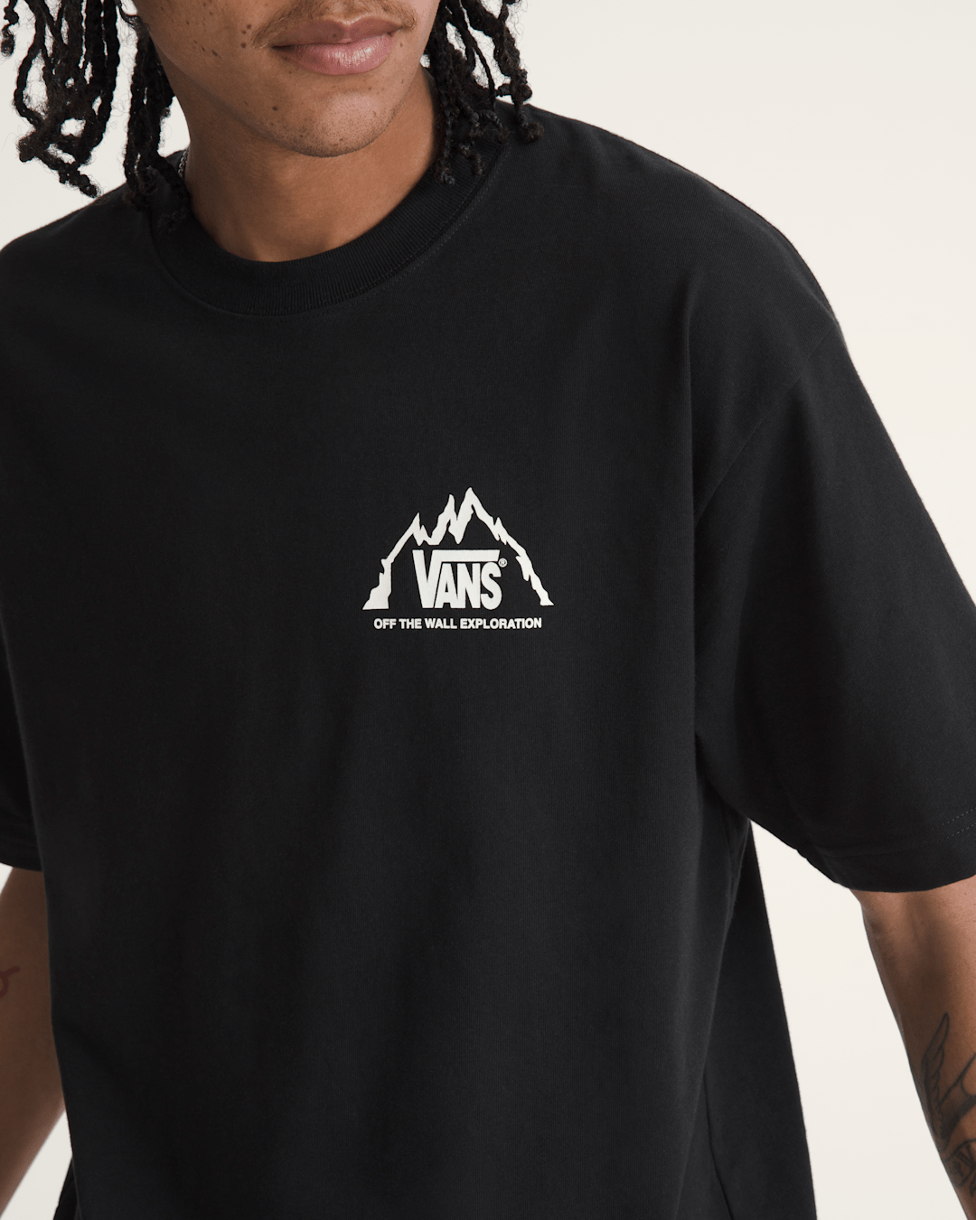 Crestline T-Shirt in Black / White | Vans sale