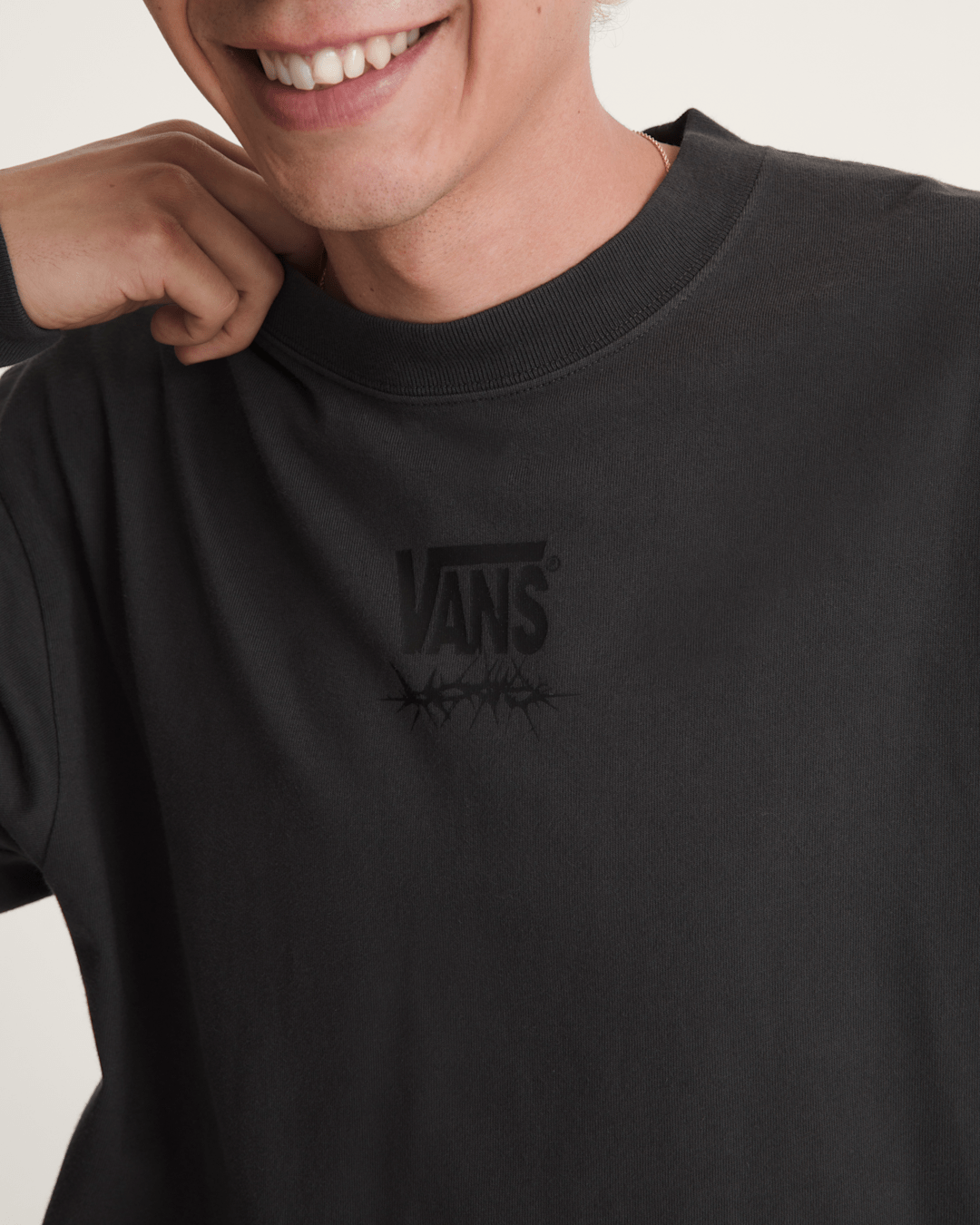 Scorpio Long Sleeve T-Shirt in Black | Vans online