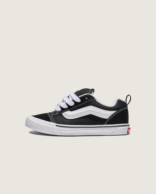 Big Kids Knu Skool Shoe in Black / True White | Vans outlet