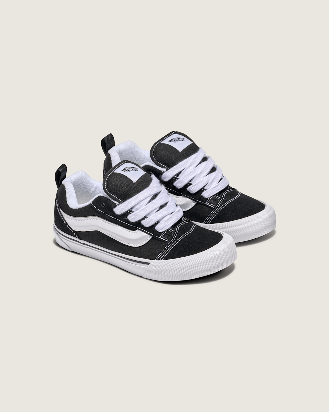 Big Kids Knu Skool Shoe in Black / True White | Vans outlet