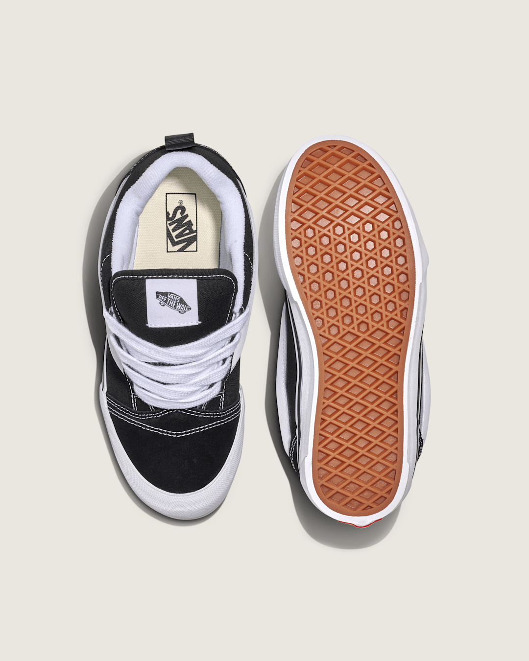 Big Kids Knu Skool Shoe in Black / True White | Vans outlet