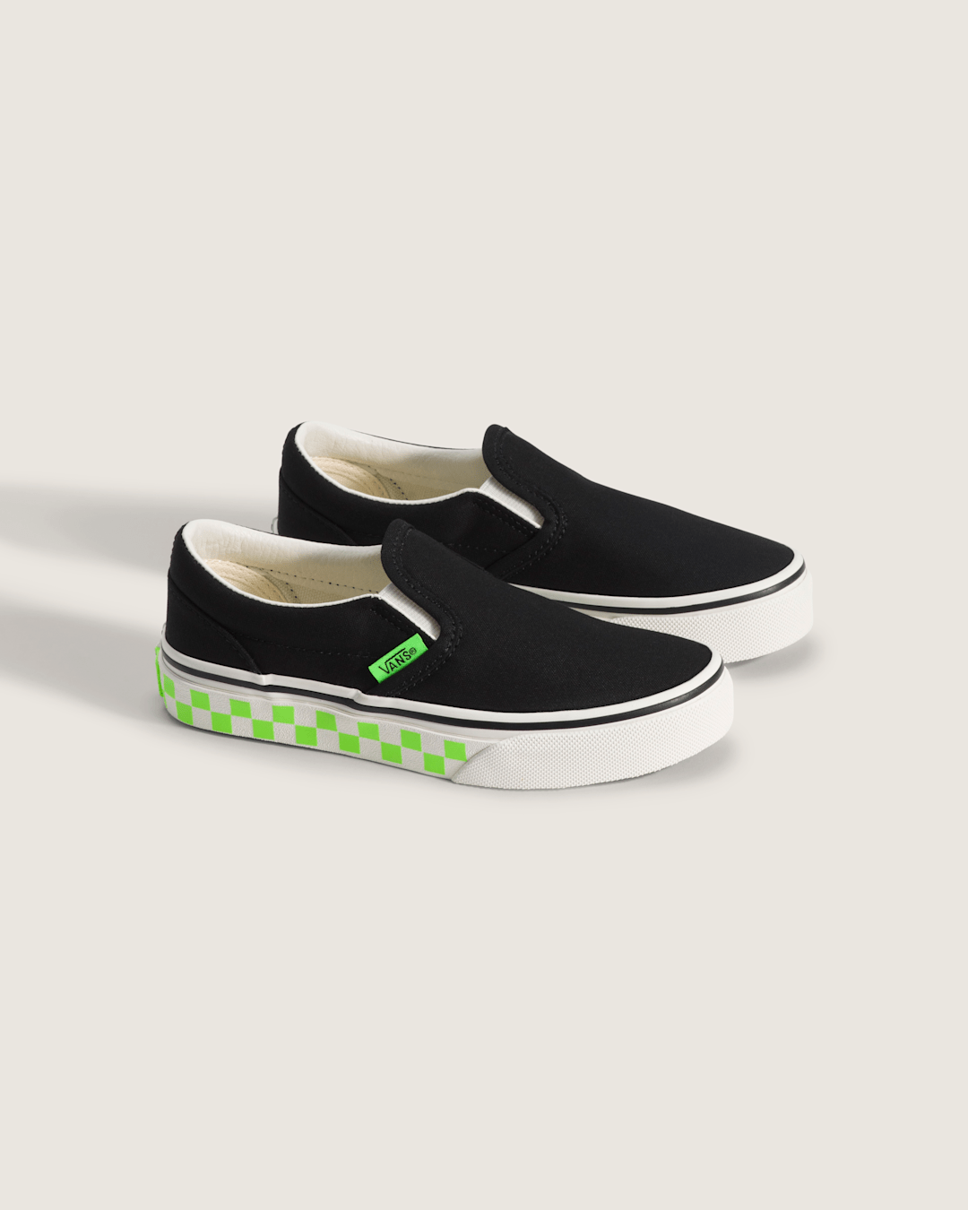 Little Kids Classic Slip-On Shoe in Glow-in-the-Dark Black / Green Gecko | Vans outlet