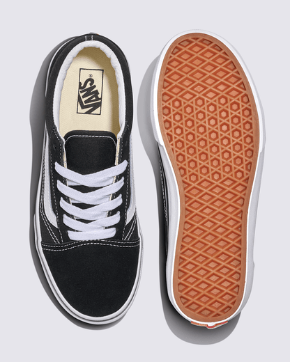 Big Kids Old Skool Shoe in Black / White | Vans online