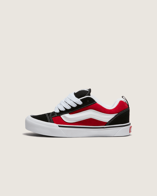 Big Kids Knu Skool Shoe in Black / Racing Red | Vans online
