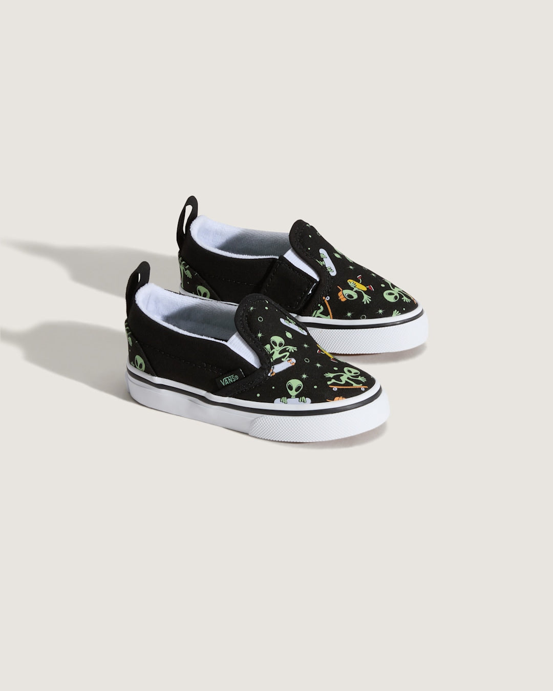 Toddler Classic Slip-On V Shoe in Black / Green | Vans online
