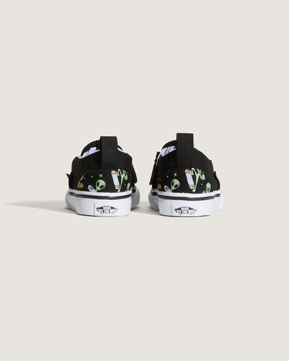 Toddler Classic Slip-On V Shoe in Black / Green | Vans online