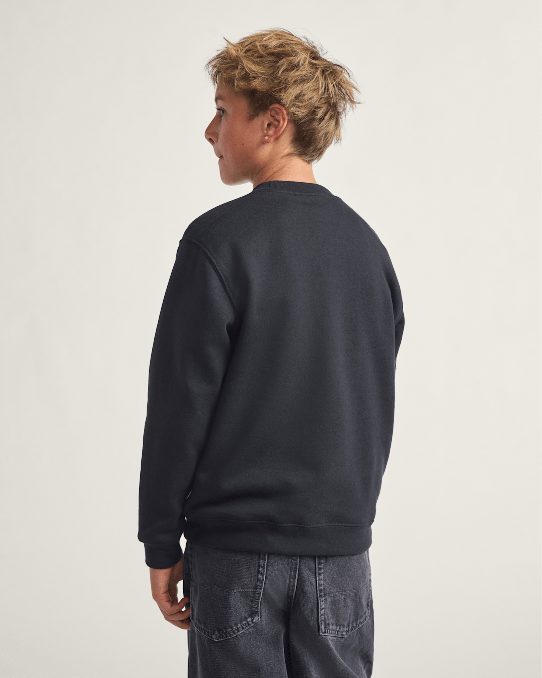 Kids Classic Oval Crew Sweatshirt in Black | Vans on sale